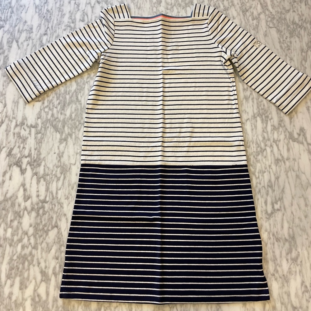 Pet and smoke free home, never worn